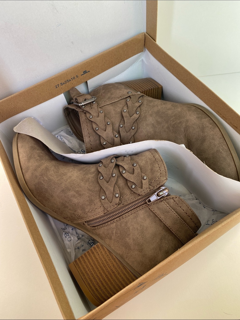 Indigo Rd. Women's Sattie Taupe Brown Booties size 7.5